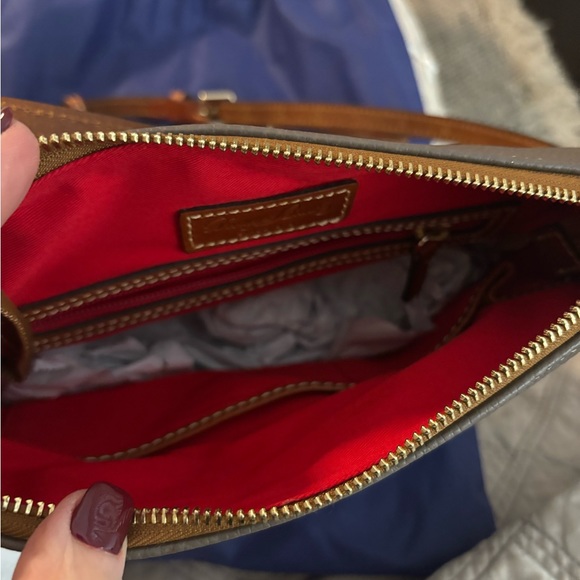 NWT Dooney and Bourne Crossbody - Picture 5 of 6